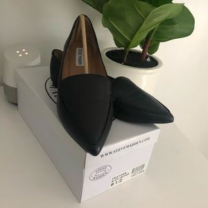NEW Steve Madden Feather Black Leather Flats